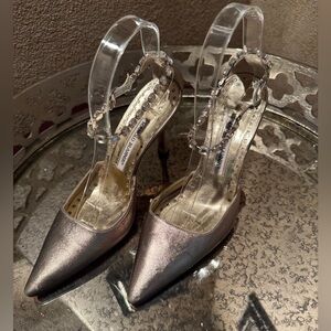 Vintage Manolo Blahnik with Rhinestone Ankle Strap in Champagne Gold Pumps
EU 38